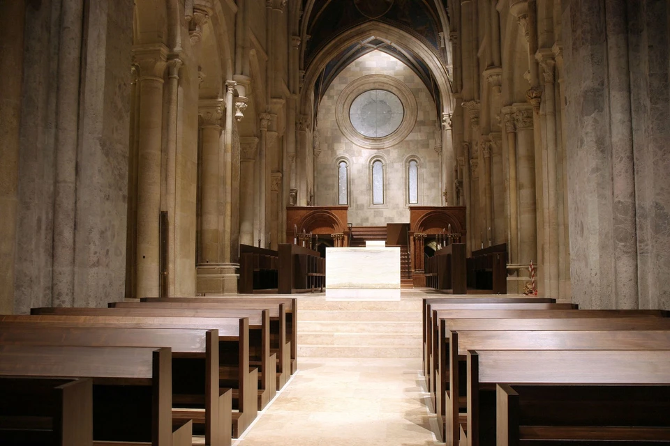 Arquiabadia de Pannonhalma com sistema K-array integrado a templos e igrejas