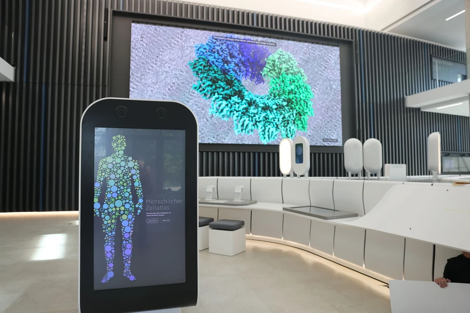 EMBL no Museu Nacional do Automóvel com sistema K-array integrado a museus e exposições