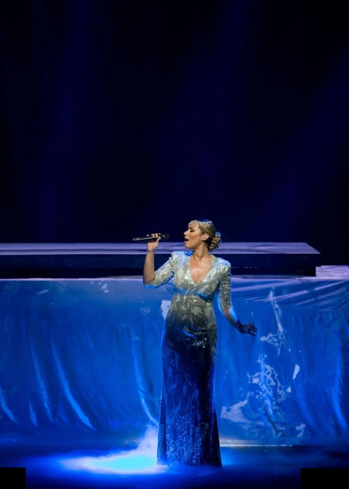 Turnê "I Am" de Leona Lewis com sistema K-array integrado a concertos, shows e festivais