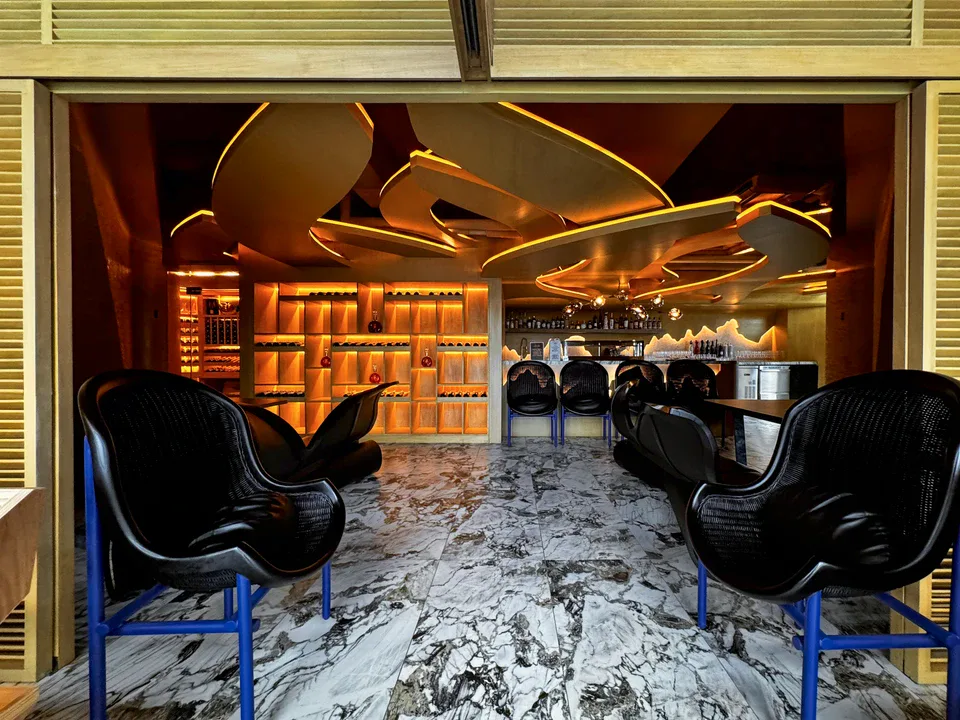 Lounge de membros PVT com sistema K-array integrado a restaurantes e cafés