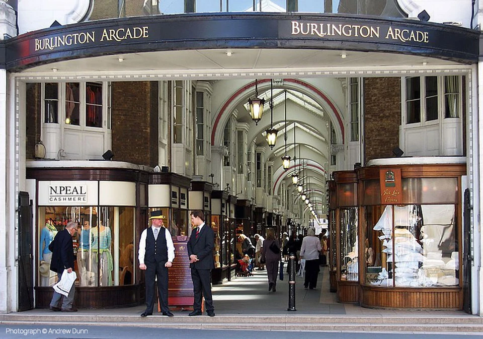 Burlington Arcade com sistema K-array integrado a shopping centers