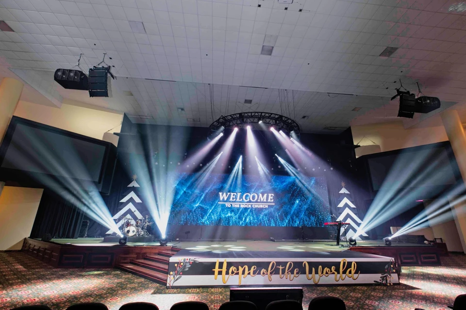 Igreja Rock com sistema K-array integrado a grandes celebrações e encontros