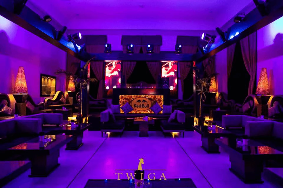 Casa noturna Twiga com sistema K-array integrado a clubes, bares e lounges