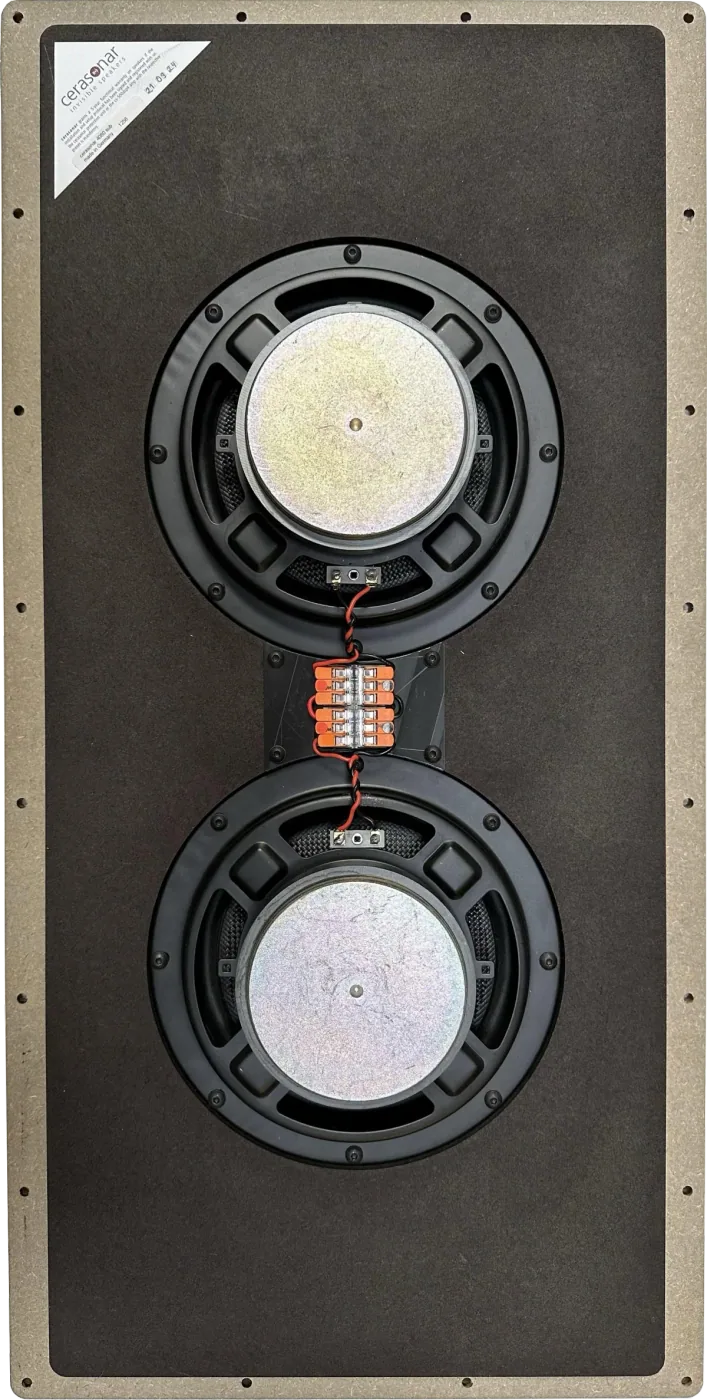 Cerasonar 4080 Sub Subwoofer Invisível apresentado em contexto de projeto integrado pela M.I. Automação